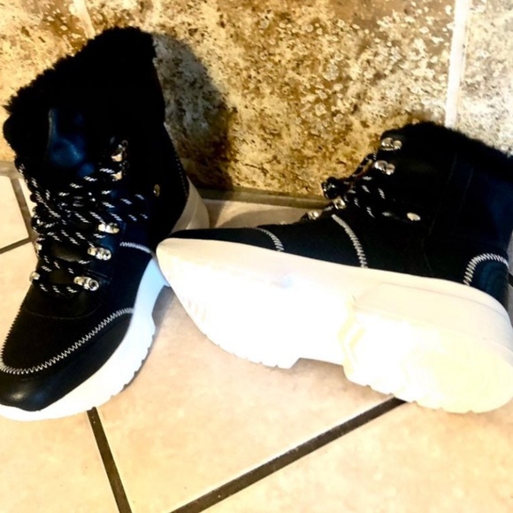 NEW Unionbay Women's Winter Snow Boots size 9 - Picture 1 of 8